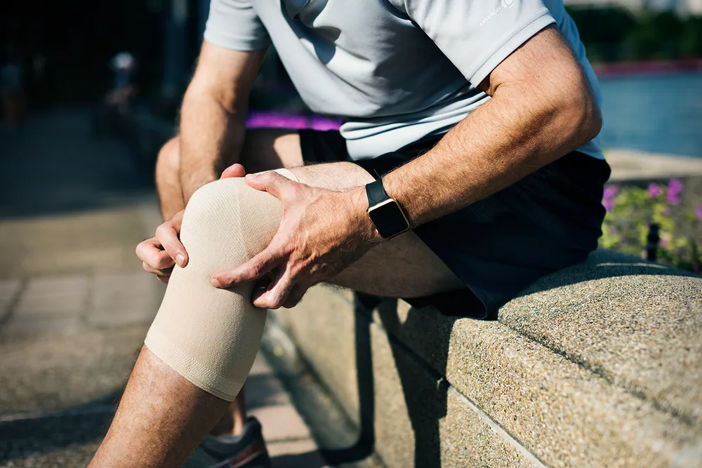 Knee Decompression Therapy at Catalyst Chiropractic And Rehab in Blaine, MN